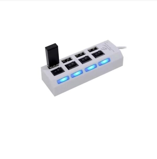 Concentrador USB 2.0 de 4 puertos en color blanco con interruptores independientes, práctico para controlar múltiples dispositivos.