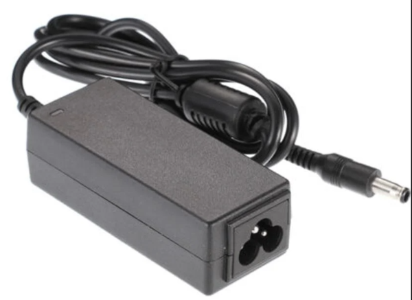 Cargador compatible Samsung 19V 2.1A 40W con conector 5.5 x 3.0 mm.